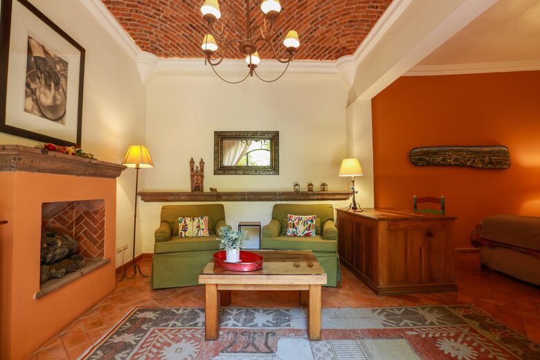 Twin Suite living area