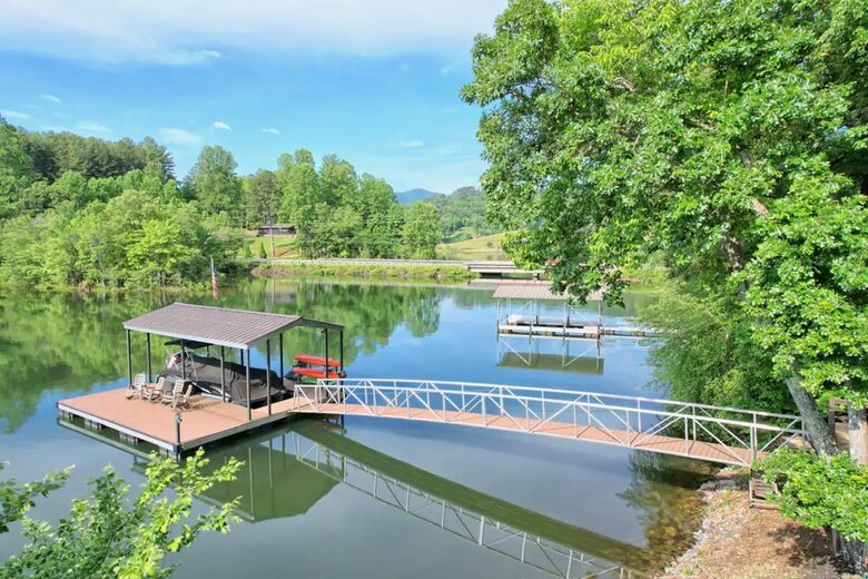Sunrise Lodge on the Lake - Hiawassee, Georgia