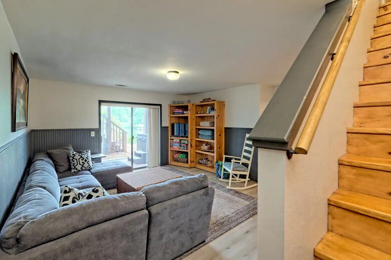 Head down to the ground floor. Another living area!