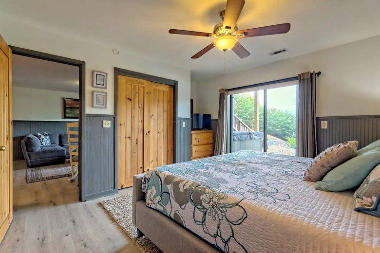 King size ground floor suite with private entrance.