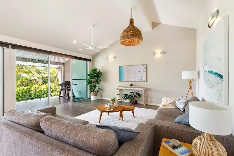 Noosa Heads Hideaway | Prime Location, Views & Sunsets, Walk to Beach - Noosa Heads, Australia