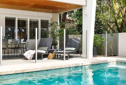 Noosa Heads Hideaway | Prime Location, Views & Sunsets, Walk to Beach - Noosa Heads, Australia