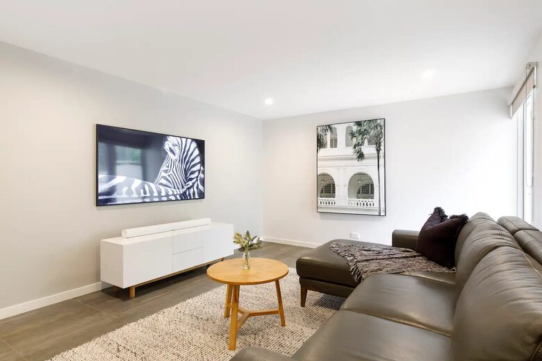 Noosa Heads Hideaway | Prime Location, Views & Sunsets, Walk to Beach - Noosa Heads, Australia