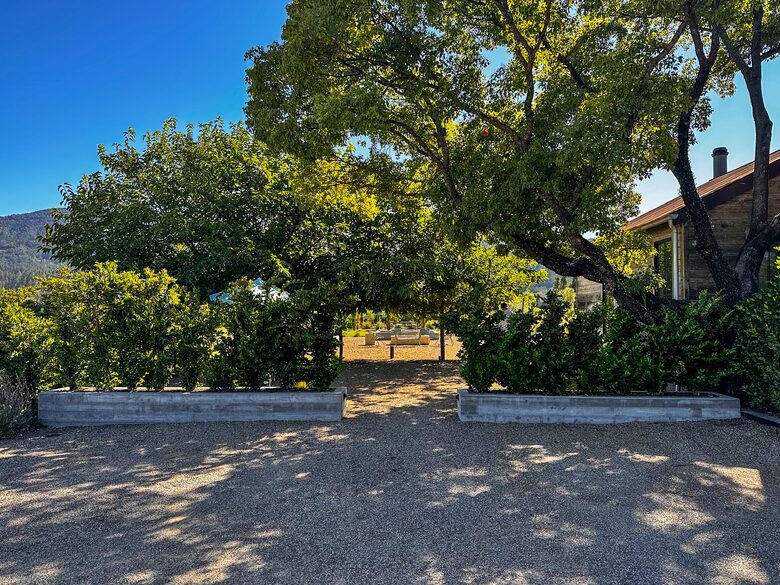 Napa Valley Vineyard Estate - Saint Helena, California