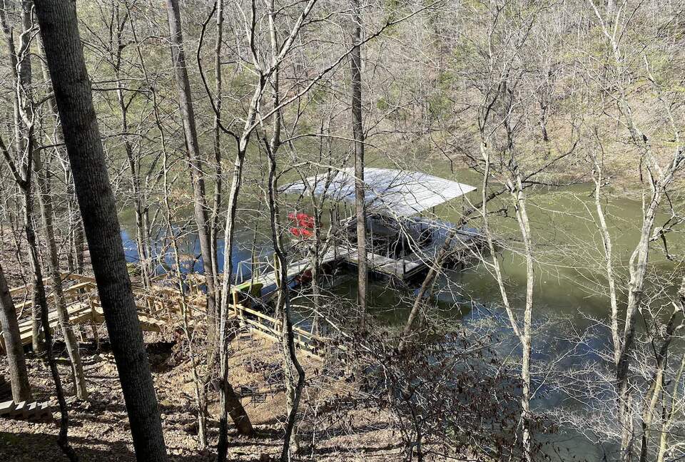 Waterfront Tims Ford Lake Retreat with Private dock and Hot Tub - Winchester, Tennessee