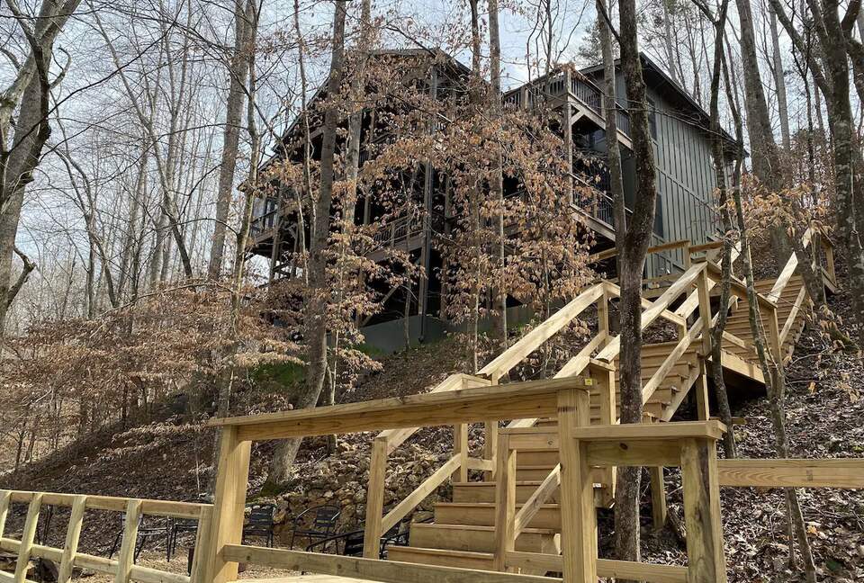 Waterfront Tims Ford Lake Retreat with Private dock and Hot Tub - Winchester, Tennessee