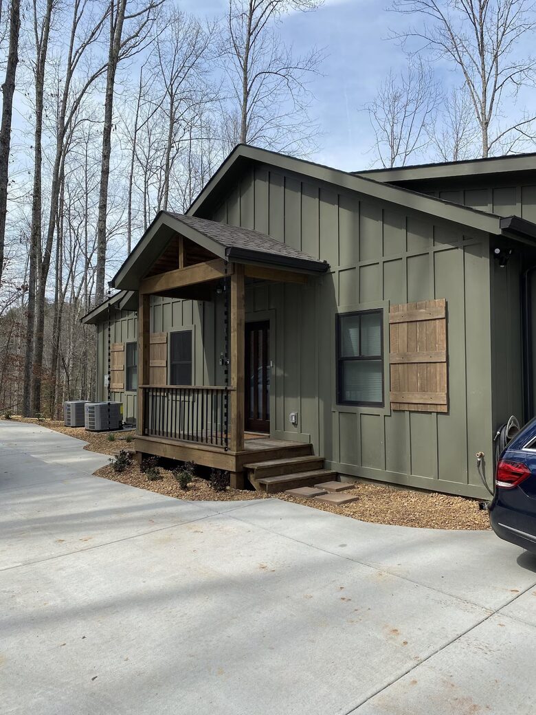 Waterfront Tims Ford Lake Retreat with Private dock and Hot Tub - Winchester, Tennessee