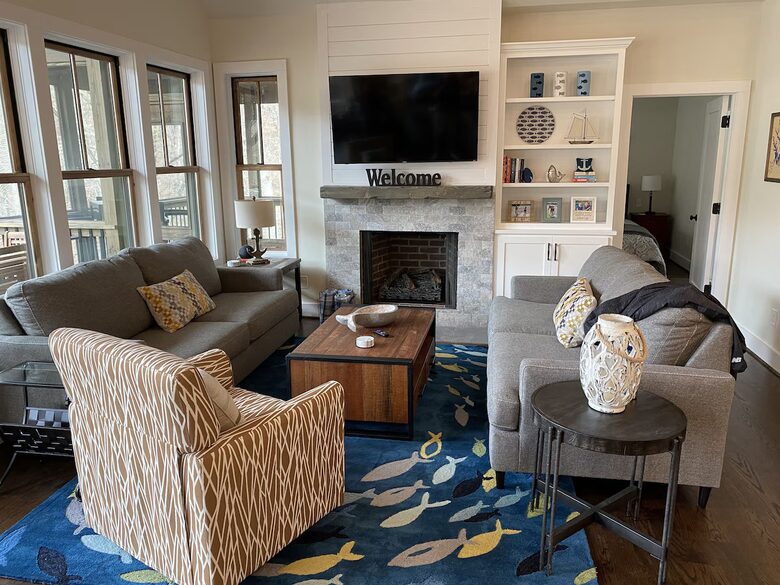 Waterfront Tims Ford Lake Retreat with Private dock and Hot Tub - Winchester, Tennessee