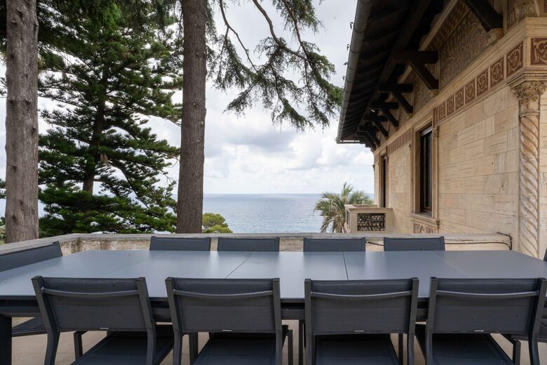 Terrace dining table