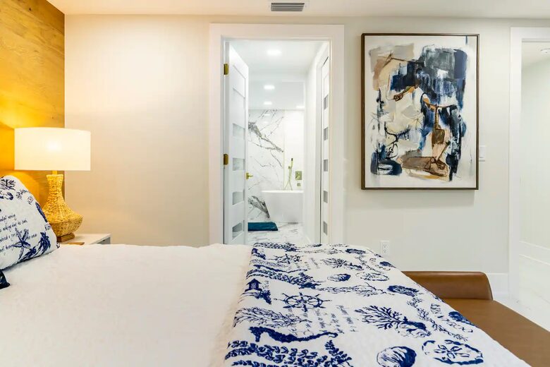 Serenity in Sarasota | Minutes to Beaches, Downtown and Spring Training with Private Heated Pool - Sarasota, Florida