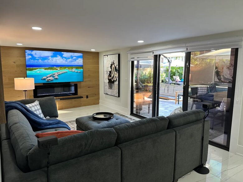 Serenity in Sarasota | Minutes to Beaches, Downtown and Spring Training with Private Heated Pool - Sarasota, Florida
