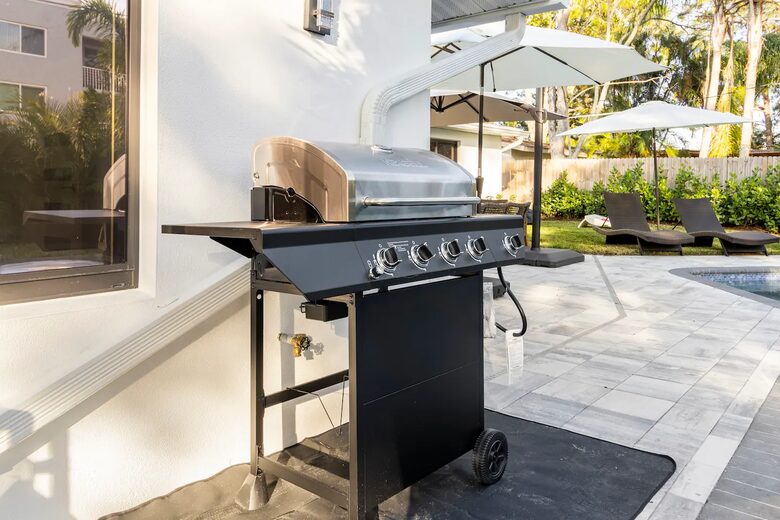 Serenity in Sarasota | Minutes to Beaches, Downtown and Spring Training with Private Heated Pool - Sarasota, Florida