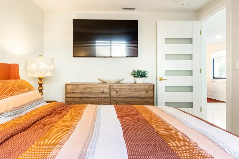 Serenity in Sarasota | Minutes to Beaches, Downtown and Spring Training with Private Heated Pool - Sarasota, Florida