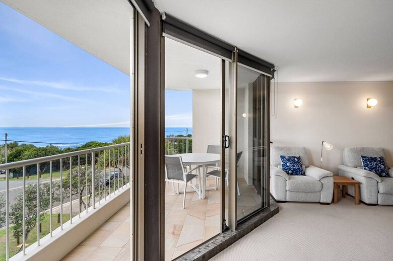 Jubilee Esplanade - Coolum, Australia