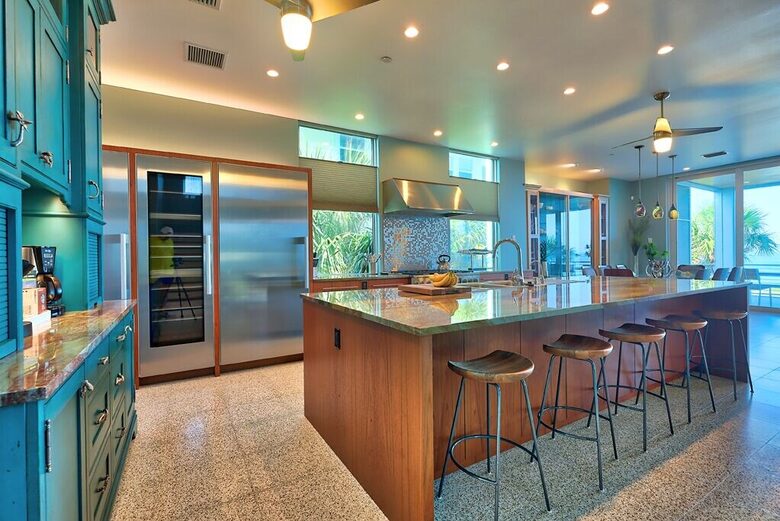 Mermaids Lair: Ultimate Beachfront Getaway - Indian Rocks Beach, Florida