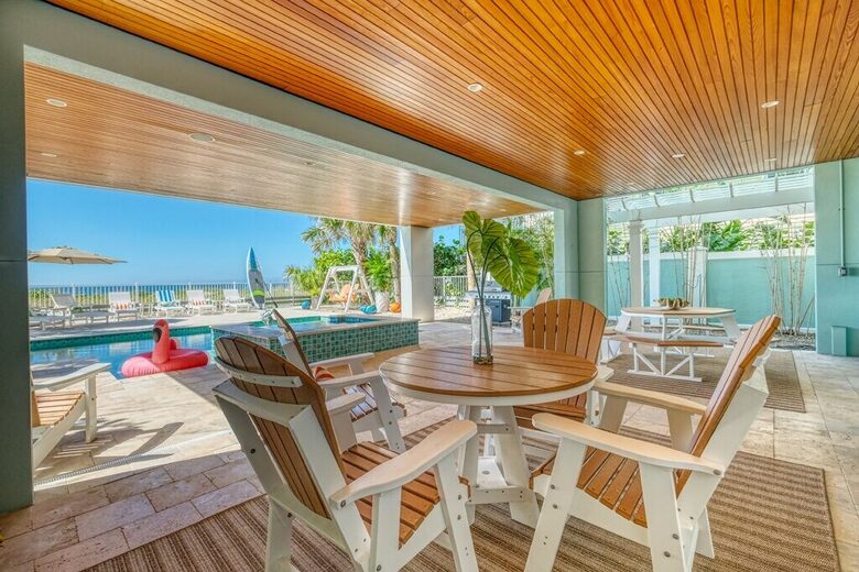 Mermaids Lair: Ultimate Beachfront Getaway - Indian Rocks Beach, Florida