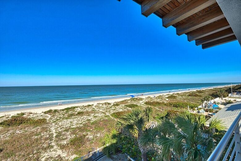 Mermaids Lair: Ultimate Beachfront Getaway - Indian Rocks Beach, Florida