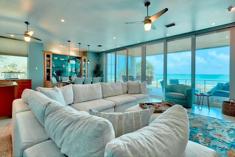 Mermaids Lair: Ultimate Beachfront Getaway - Indian Rocks Beach, Florida