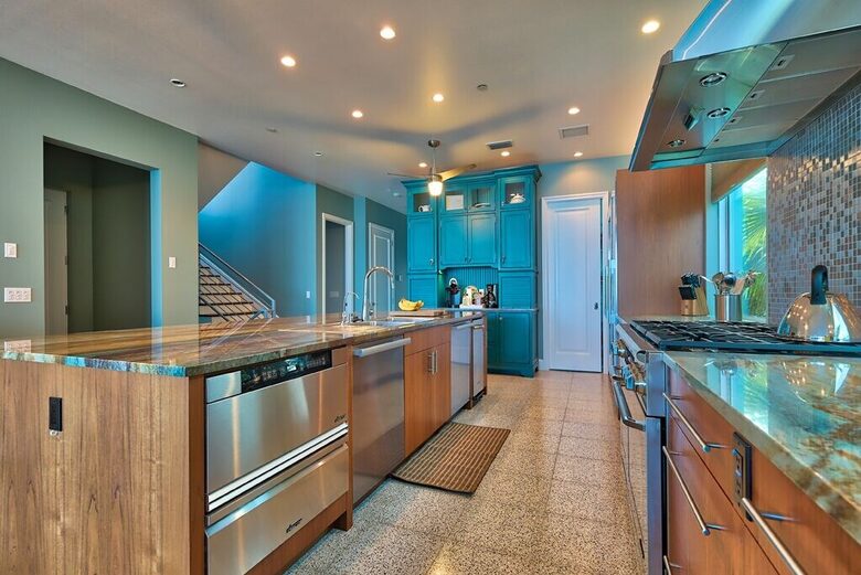 Mermaids Lair: Ultimate Beachfront Getaway - Indian Rocks Beach, Florida