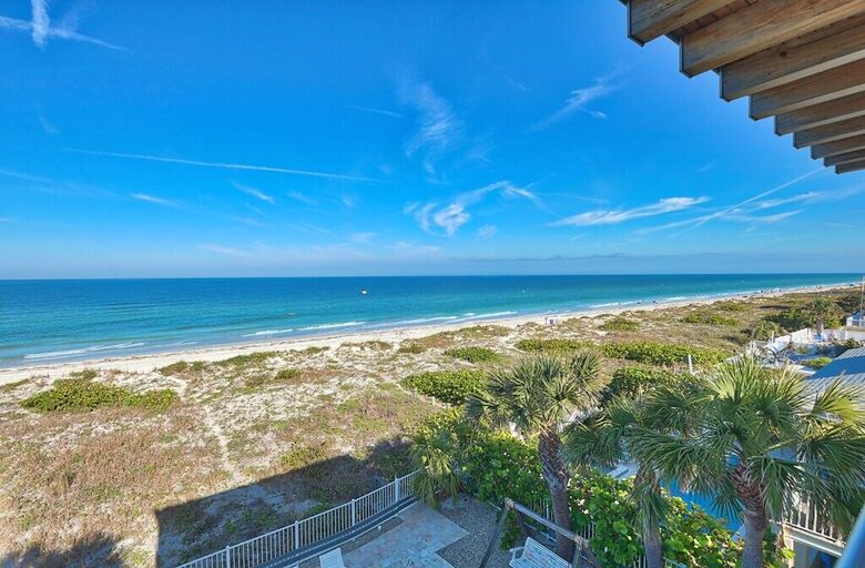 Mermaids Lair: Ultimate Beachfront Getaway - Indian Rocks Beach, Florida