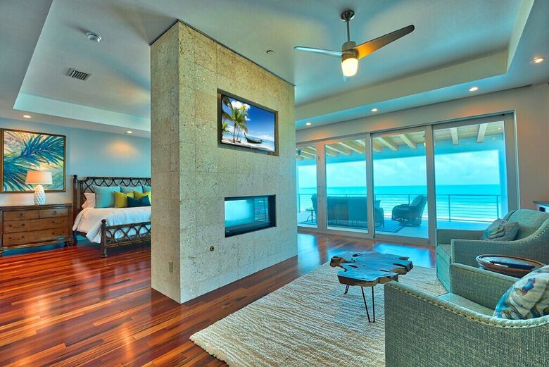 Mermaids Lair: Ultimate Beachfront Getaway - Indian Rocks Beach, Florida