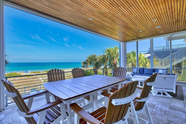 Mermaids Lair: Ultimate Beachfront Getaway - Indian Rocks Beach, Florida