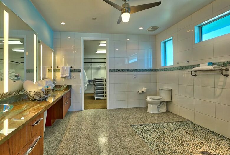 Mermaids Lair: Ultimate Beachfront Getaway - Indian Rocks Beach, Florida