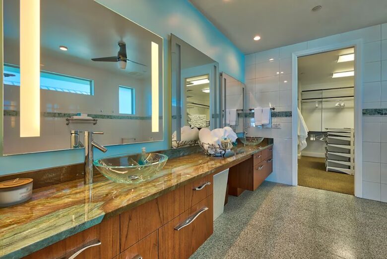 Mermaids Lair: Ultimate Beachfront Getaway - Indian Rocks Beach, Florida