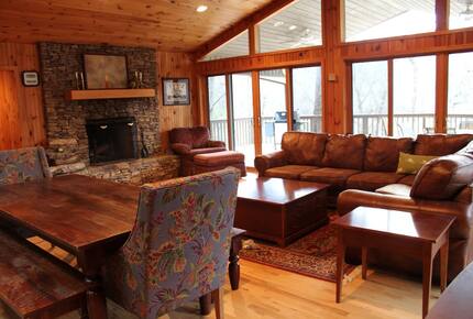 Lakefront Getaway on Fontana Lake Private with Dock Pontoon - Bryson City, North Carolina