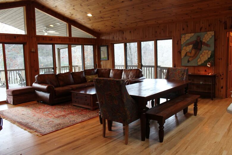 Lakefront Getaway on Fontana Lake Private with Dock Pontoon - Bryson City, North Carolina