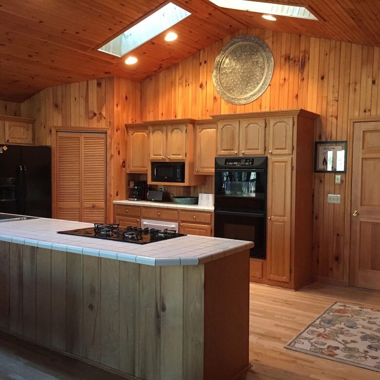 Lakefront Getaway on Fontana Lake Private with Dock Pontoon - Bryson City, North Carolina