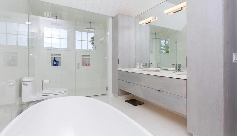 Stunning Modern Design Retreat - Sag Harbor, New York