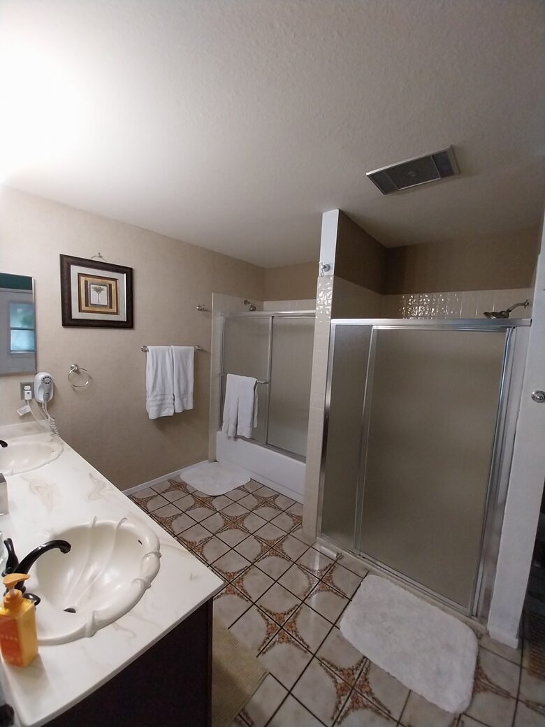 master bath 2 showers
