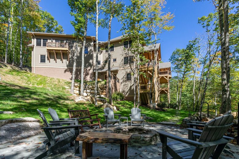 Spacious Eagles Nest Mountain Retreat with Stunning Views - Banner Elk, North Carolina