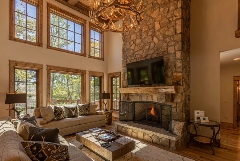 Spacious Eagles Nest Mountain Retreat with Stunning Views - Banner Elk, North Carolina