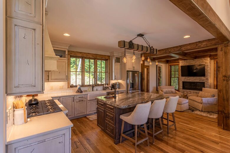 Spacious Eagles Nest Mountain Retreat with Stunning Views - Banner Elk, North Carolina