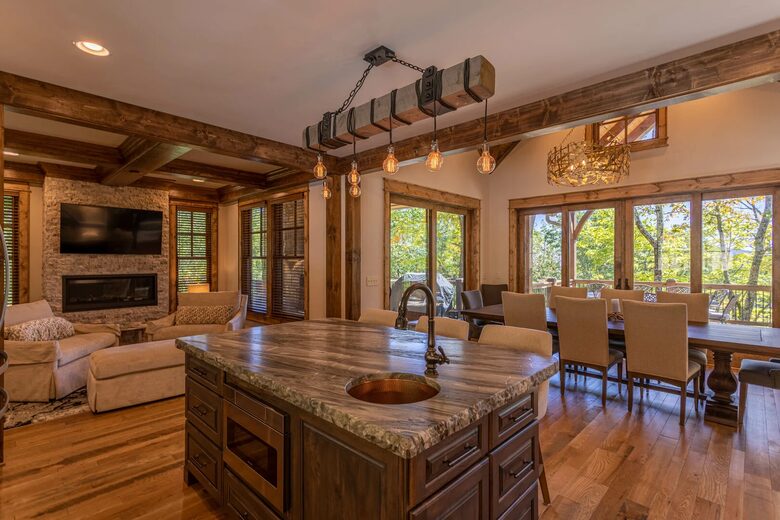 Spacious Eagles Nest Mountain Retreat with Stunning Views - Banner Elk, North Carolina