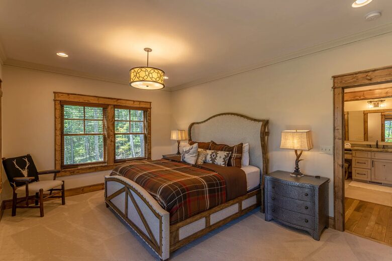 Spacious Eagles Nest Mountain Retreat with Stunning Views - Banner Elk, North Carolina