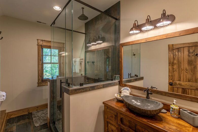 Spacious Eagles Nest Mountain Retreat with Stunning Views - Banner Elk, North Carolina