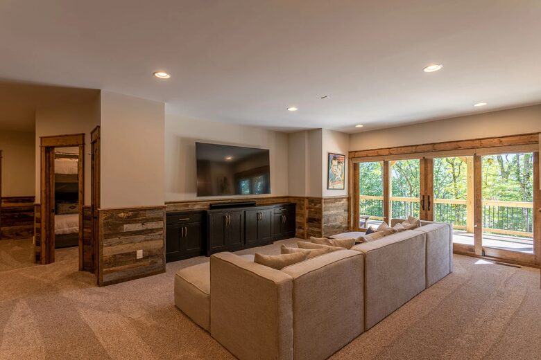 Spacious Eagles Nest Mountain Retreat with Stunning Views - Banner Elk, North Carolina