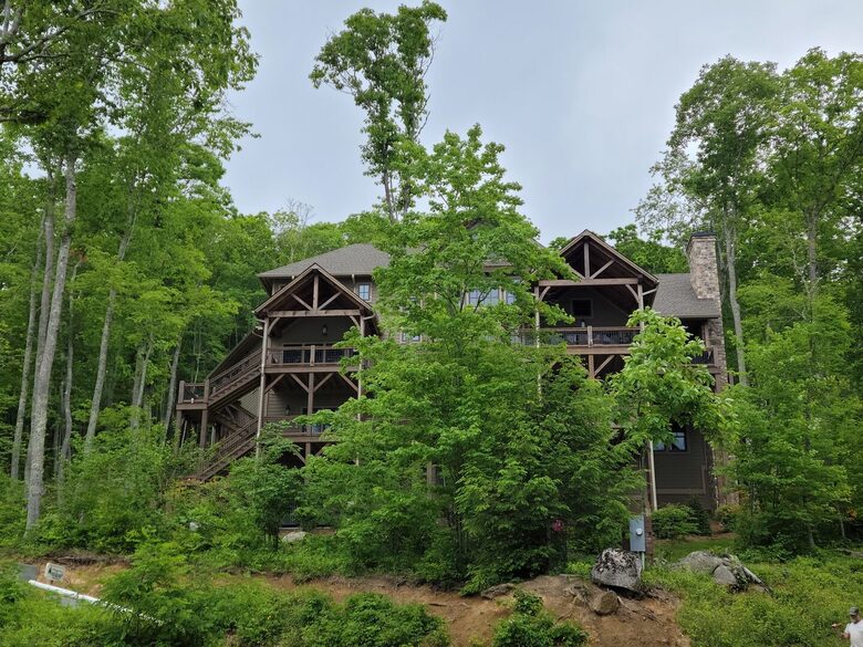 Spacious Eagles Nest Mountain Retreat with Stunning Views - Banner Elk, North Carolina
