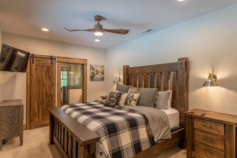 Spacious Eagles Nest Mountain Retreat with Stunning Views - Banner Elk, North Carolina