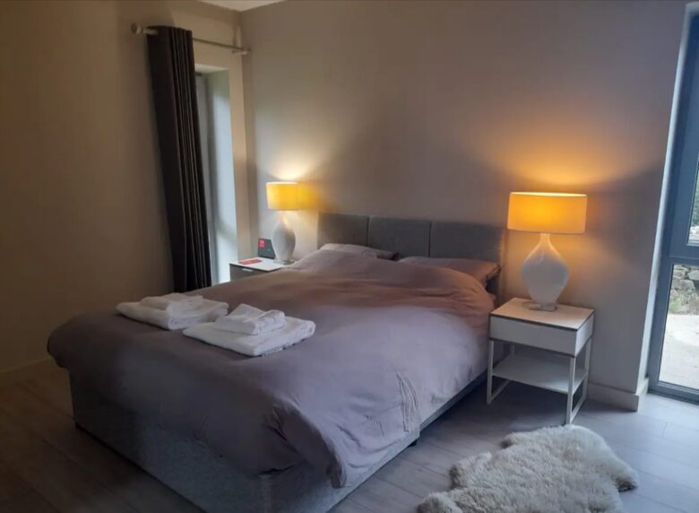 Modern 4 Bedroom House By The Harbour - Westport, Ireland