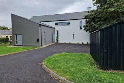 Modern 4 Bedroom House By The Harbour - Westport, Ireland