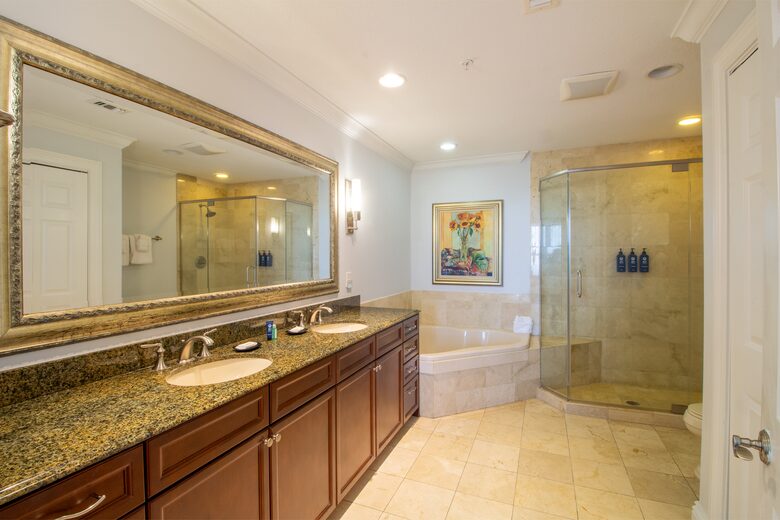 Emerald Grande at HarborWalk Village - 3 Bedroom - Destin, Florida