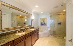Emerald Grande im HarborWalk Village – 3 Schlafzimmer – Destin, Florida