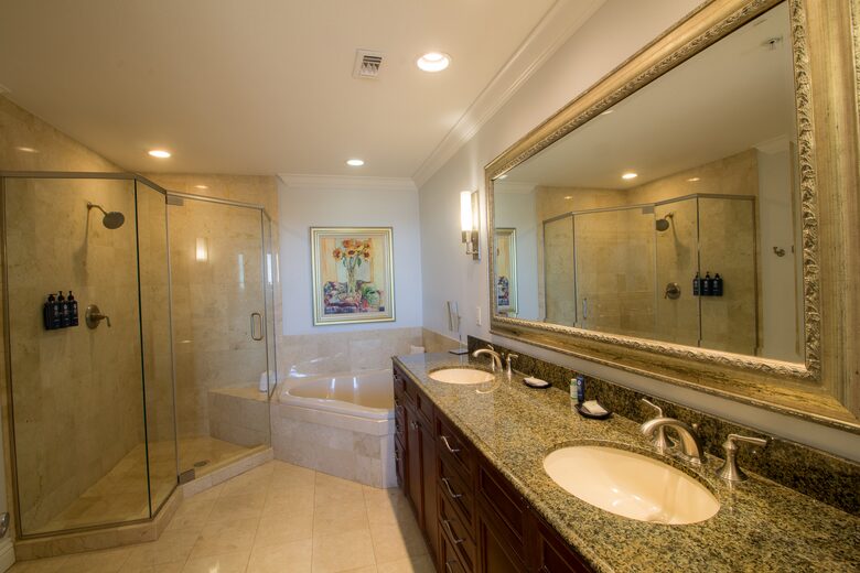 Emerald Grande at HarborWalk Village - 3 Bedroom - Destin, Florida