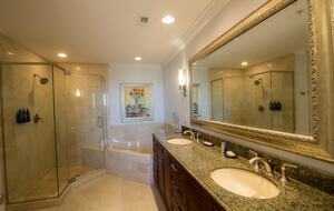 Emerald Grande im HarborWalk Village – 3 Schlafzimmer – Destin, Florida
