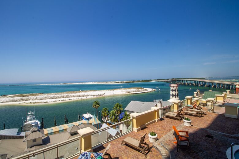 Emerald Grande at HarborWalk Village - 3 Bedroom Corner - Destin, Florida