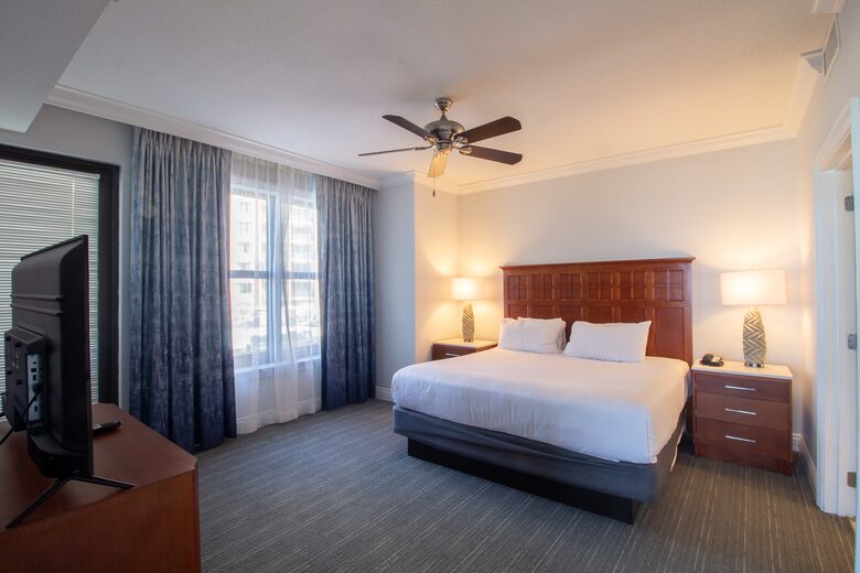 Emerald Grande at HarborWalk Village - 3 Bedroom Corner - Destin, Florida